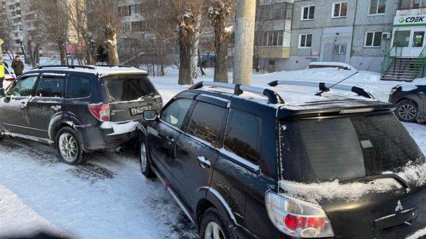 В Омске водитель умер за рулём после ДТП на Кирова