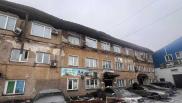 Кровля нежилого здания обрушилась из-за скопления снега в Новосибирске