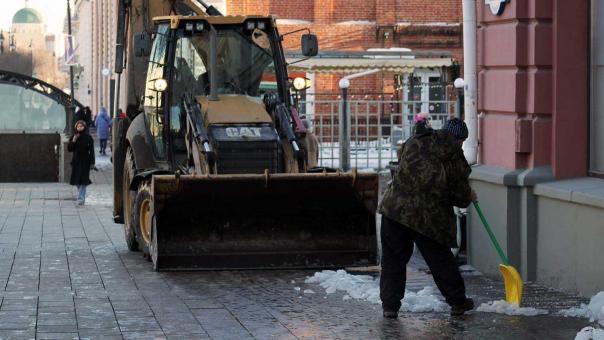 Дорожные службы Новосибирска вывезли 20 487 кубометров снега за сутки