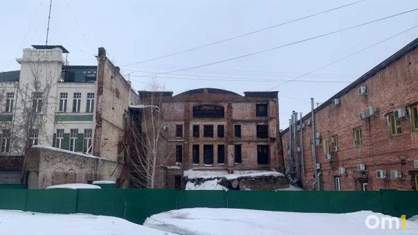 У самой знаменитой стены Омска построят офисное здание