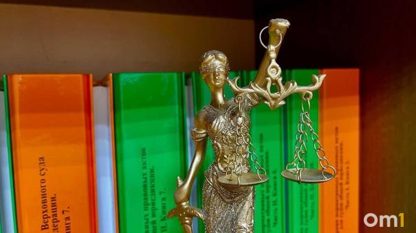 Ссора в квартире закончилась трагедией: новосибирец обвиняется в убийстве отца