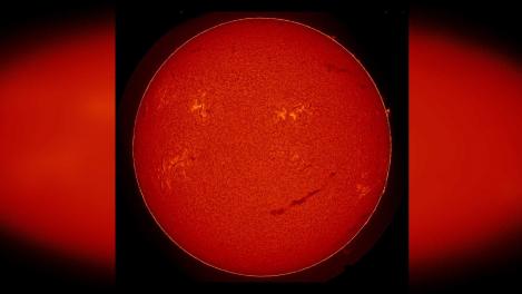 В небе над Омском обнаружили гигантский скептический смайлик