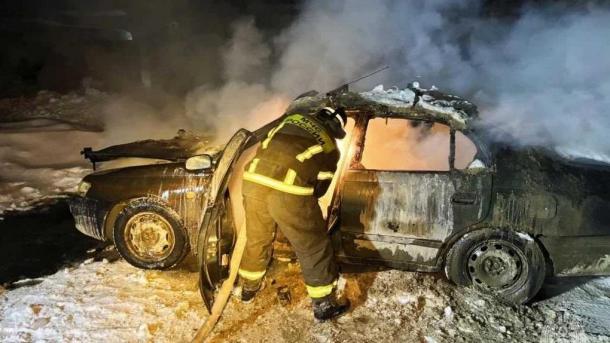 В Омске на Чередовых сгорел автомобиль