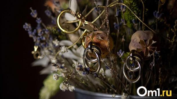 В Омске продают квартиру с ошеломляющим интерьером в стиле «будуар императрицы»