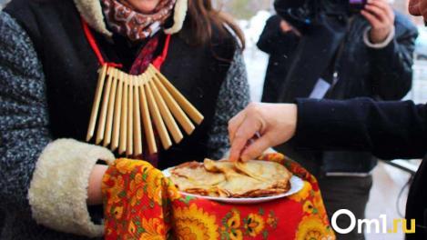 Омичам рассказали, где можно бесплатно поесть блинов на Масленицу