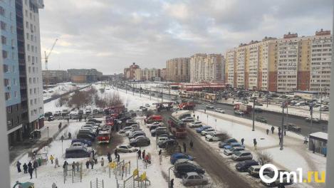 Из горящей высотки в омских Кузьминках спаслись почти 80 человек