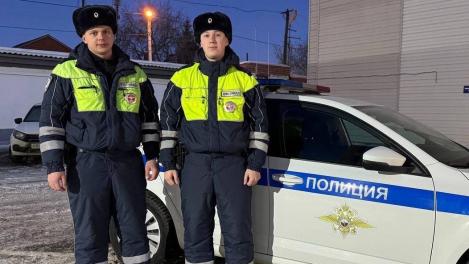 Сотрудники полиции из Омска помогли роженице добраться до больницы