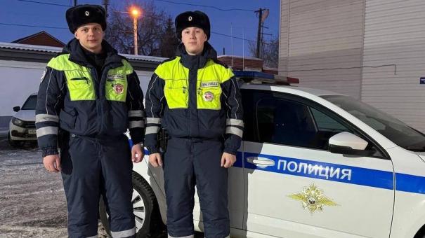 Сотрудники полиции из Омска помогли роженице добраться до больницы