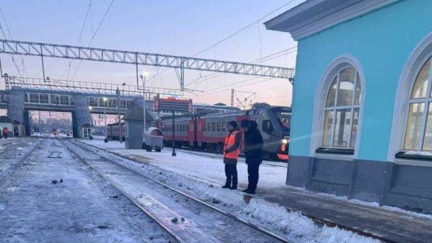 В Омске мужчина попал под тепловоз: у него жуткие травмы