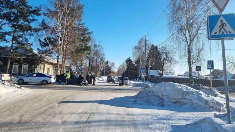 В ДТП на перекрёстке Тары пострадали женщина и ребёнок