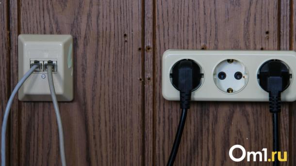 Омичка отсудила 100 тысяч рублей за отключение электроэнергии в её квартире