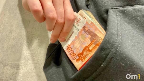 Стало известно, как мошенникам удаётся обманывать омичей
