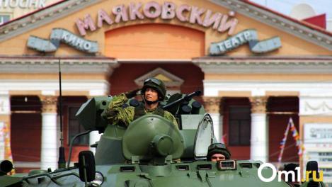 Первые лица Омской области поздравили жителей региона с 23 Февраля