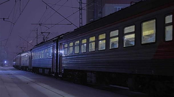 Омич совершил правонарушение, пока его попутчик в поезде спал