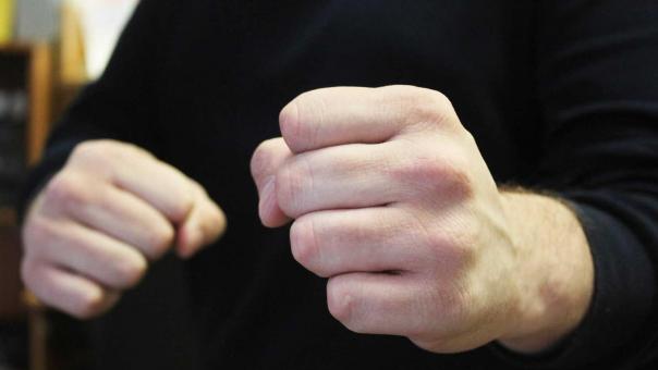 Росгвардия задержала 40-летнего мужчину, избившего жену в Кузбассе