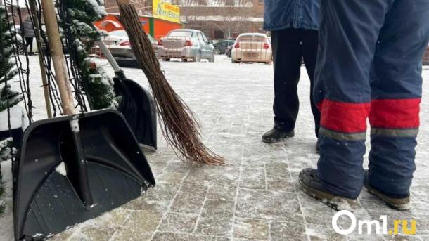 Сотни единиц техники и работа с УК: как Омск готовят к весне