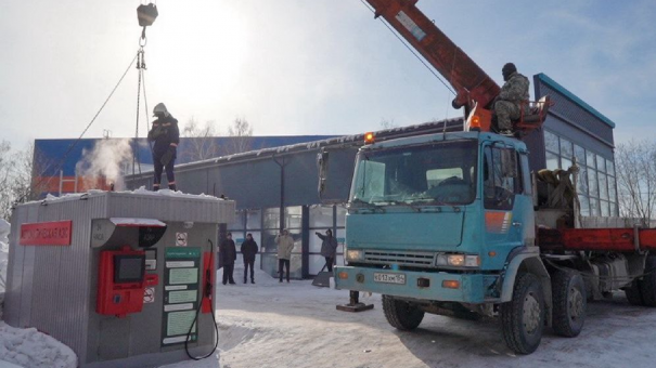 В Новосибирске снесли нелегальную АЗС, которая торговала топливом неизвестного качества