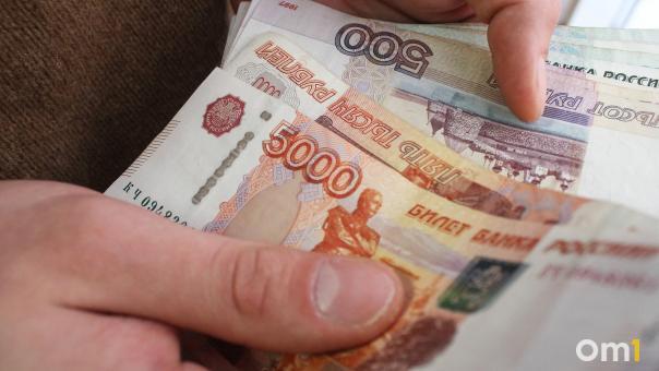В Омске появилась вакансия с бесплатным питанием и зарплатой в 200 тысяч