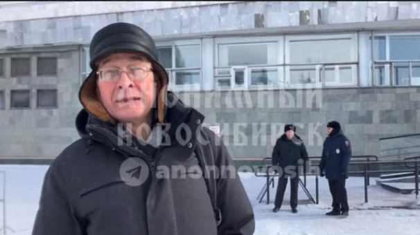 В Новосибирске силовики задержали участников несанкционированного митинга у театра «Глобус»