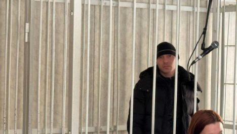 «Не менее шести ударов ножом»: в Новосибирске арестовали мужчину за убийство сожительницы своего отца