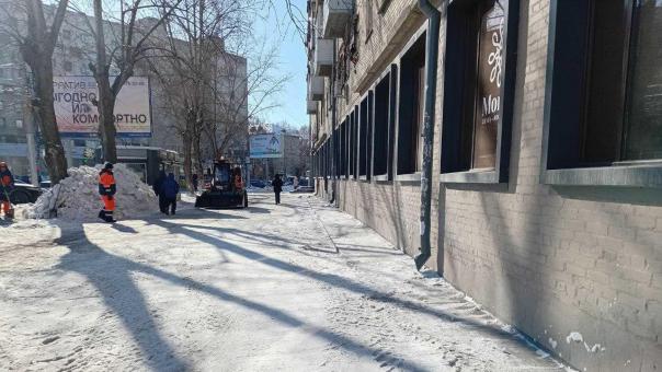 15 тысяч кубов снега: как Новосибирск справляется с последствиями снегопада