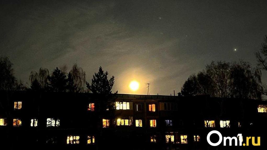 Полное лунное затмение в Омске: омичи смогут увидеть кровавую Луну