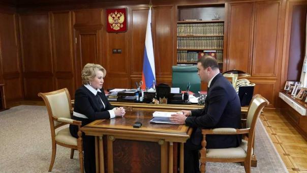 Хоценко и Валентина Матвиенко обсудили модернизацию детских лагерей в Омской области