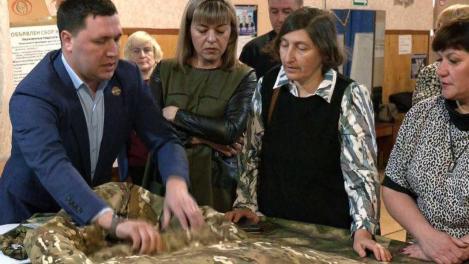 «Дракон» против дронов: волонтёры из Сузуна создают уникальные антидроновые одеяла и плащи для бойцов СВО