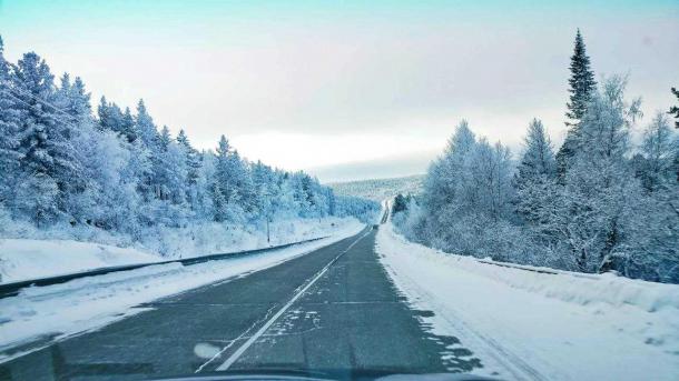 Трассу «Новосибирск — Ленинск-Кузнецкий» перекрыли для автобусов и грузовиков из-за метели
