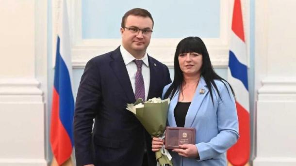 Губернатор Хоценко вручил награды многодетным матерям и деятелям культуры