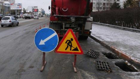 В преддверии паводка в Новосибирске начали открывать ливневки: до 20 марта снимут щиты с почти 5 тысяч дождеприемников