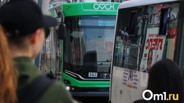 Накануне 8 Марта две омички устроили драку в автобусе