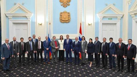 Виталий Хоценко обсудил на федеральном уровне подготовку к межрегиональному форуму России и Казахстана