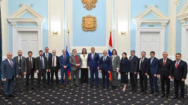 Виталий Хоценко обсудил на федеральном уровне подготовку к межрегиональному форуму России и Казахстана