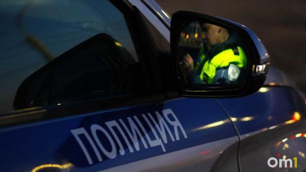 В Новосибирске полицейские сопроводили машину с женщиной в родильный дом