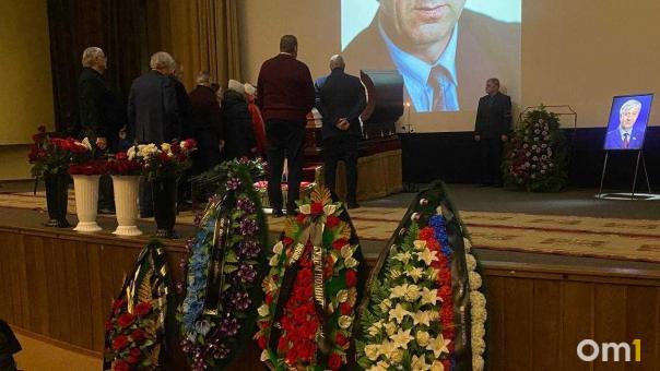 В Омске прощаются с бывшим главой города Виктором Шрейдером