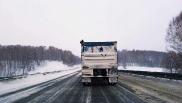 Водителей Новосибирской области призвали отказаться от поездок за город из-за метели и снежных заносов