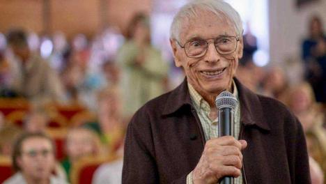 «Угадал со временем»: музыкальный критик рассказал о секрете долголетия Александра Зацепина и его домашней студии в СССР