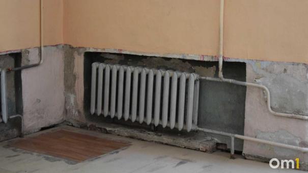 «Рука застряла между секциями»: новосибирские спасатели вызволили четырёхлетнего ребёнка из батареи