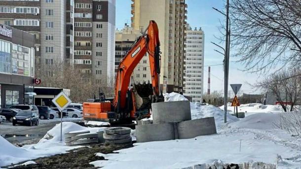 В Новосибирске стартовало строительство ливнёвки на улице Петухова