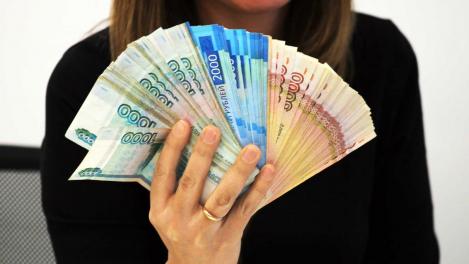 Новосибирцы тратят 22 000 рублей в год на трендовые вещи — за какой одеждой охотятся зумеры?