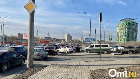 В Омске возобновили движение с Фрунзенского моста на Госпитальную