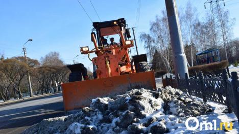 Мэр поручил вывезти более 12 тысяч кубометров снега с подтапливаемых территорий — это в 2,5 раза больше прошлогоднего