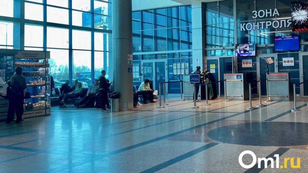 В Омске задерживается утренний рейс в Санкт-Петербург
