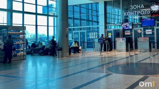 В Омске задерживается утренний рейс в Санкт-Петербург