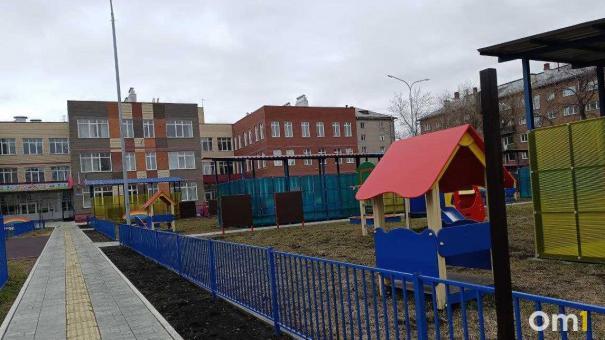 В Омске детсад обязали выплатить компенсацию после травмы ребёнка на прогулке