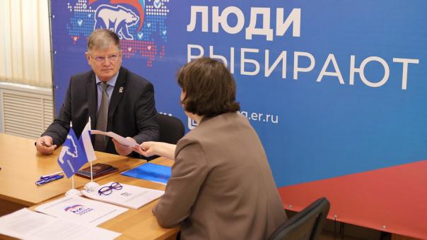 Корбут и Деревянко подали заявление на голосование «Единой России» в Госдуму