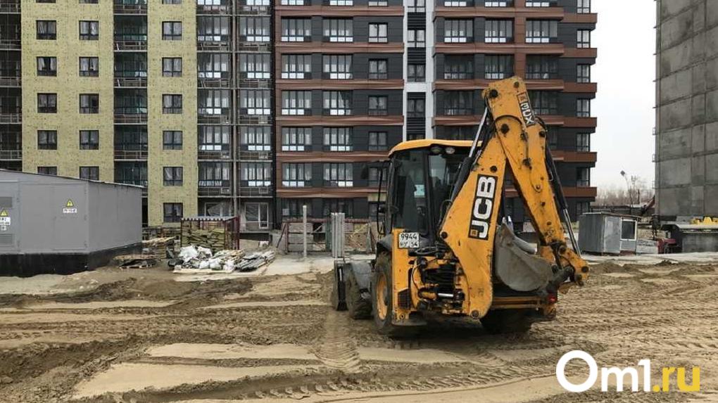 В лето  с новой техникой: в Омске обновляют парк для уборки и благоустройства