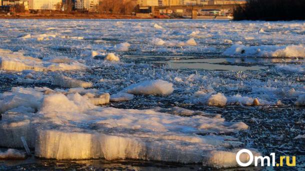 В Омской области закрывают первую ледовую переправу