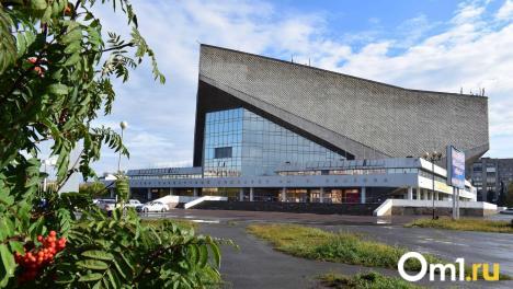 Первые матчи на СКК Блинова пройдут при неполных трибунах. Почему?